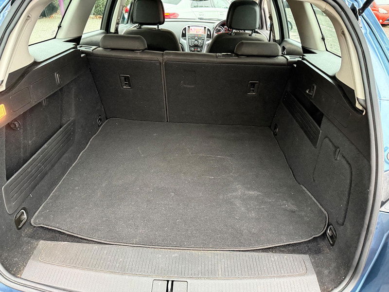 Vauxhall Astra 1.6 16V Tech Line Sports Tourer Auto Euro 5 5dr 5dr Automatic 2025