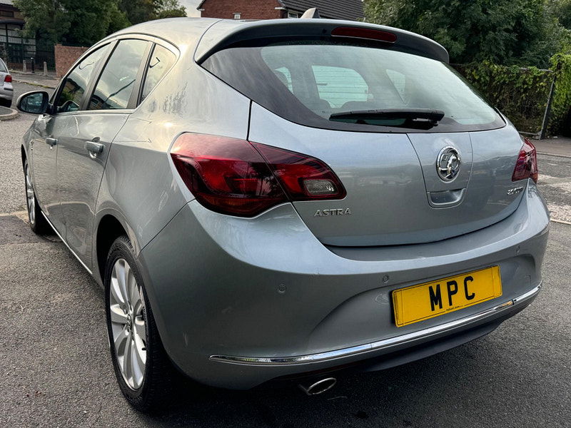 Vauxhall Astra 2.0 CDTi Elite Auto Euro 5 5dr 5dr Automatic 2024