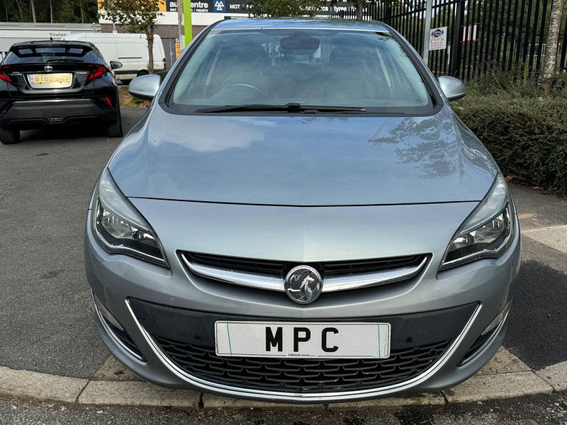 Vauxhall Astra 2.0 CDTi Elite Auto Euro 5 5dr 5dr Automatic 2024