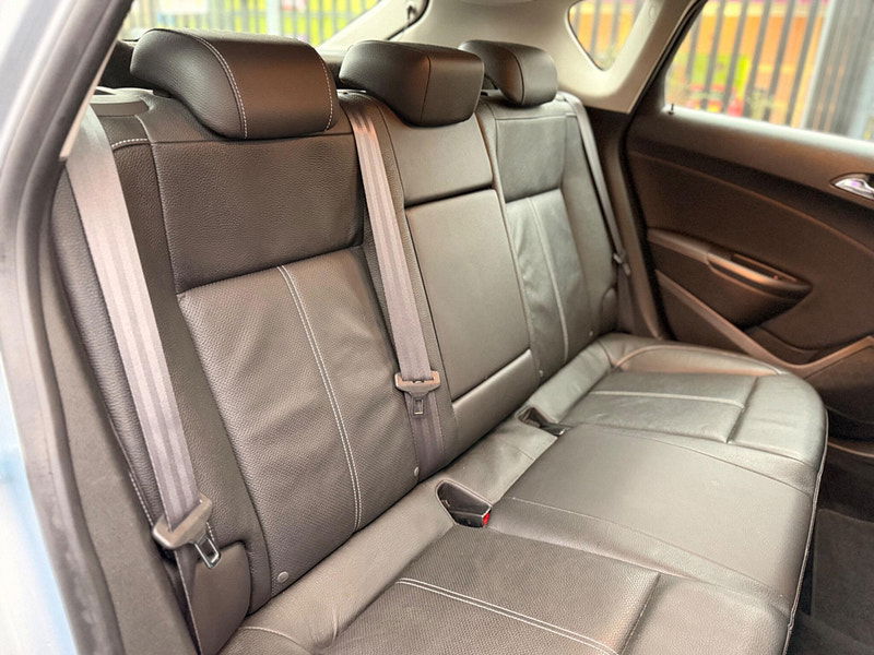 Vauxhall Astra 2.0 CDTi Elite Auto Euro 5 5dr 5dr Automatic 2026