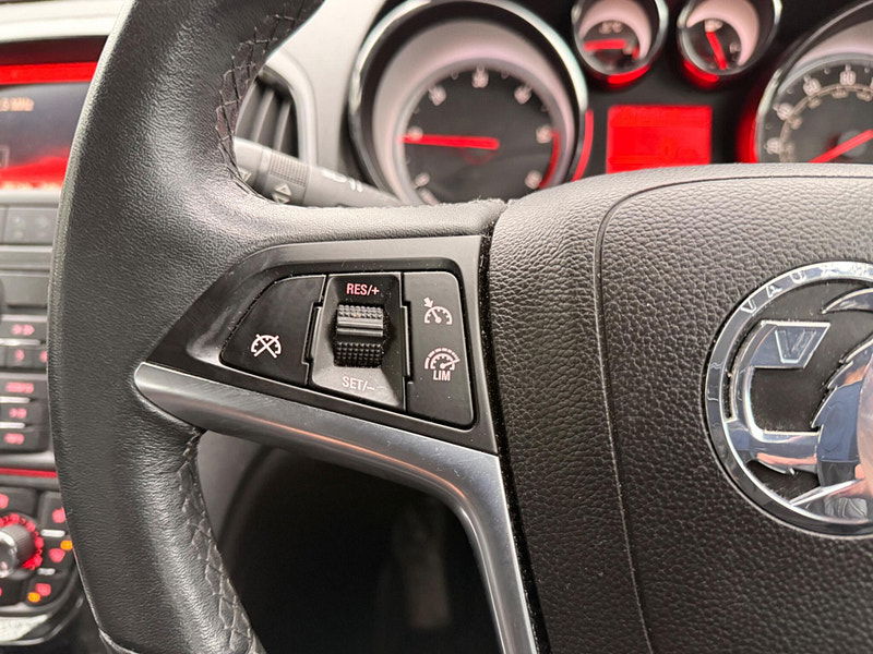 Vauxhall Astra 2.0 CDTi Elite Auto Euro 5 5dr 5dr Automatic 2026