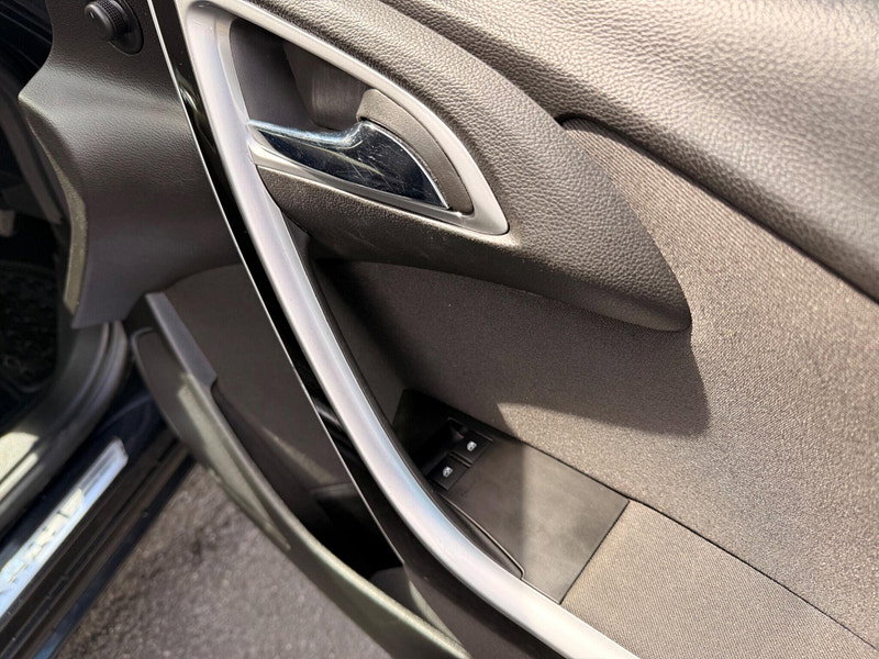 Vauxhall Astra 2.0 CDTi SRi Auto Euro 5 5dr 5dr Automatic 2026