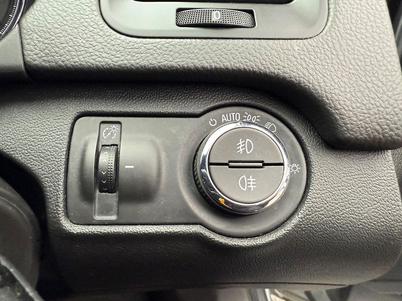 Vauxhall Insignia 2.0 CDTi ecoFLEX Elite Nav Euro 5 (s/s) 5dr 5dr Manual 2025