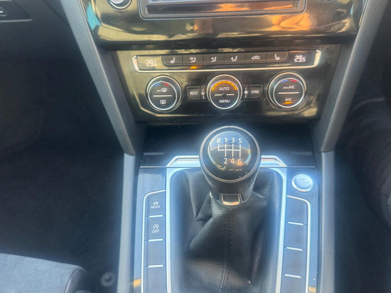 Volkswagen Passat 2.0 TDI BlueMotion Tech GT Euro 6 (s/s) 5dr 5dr Manual 2025