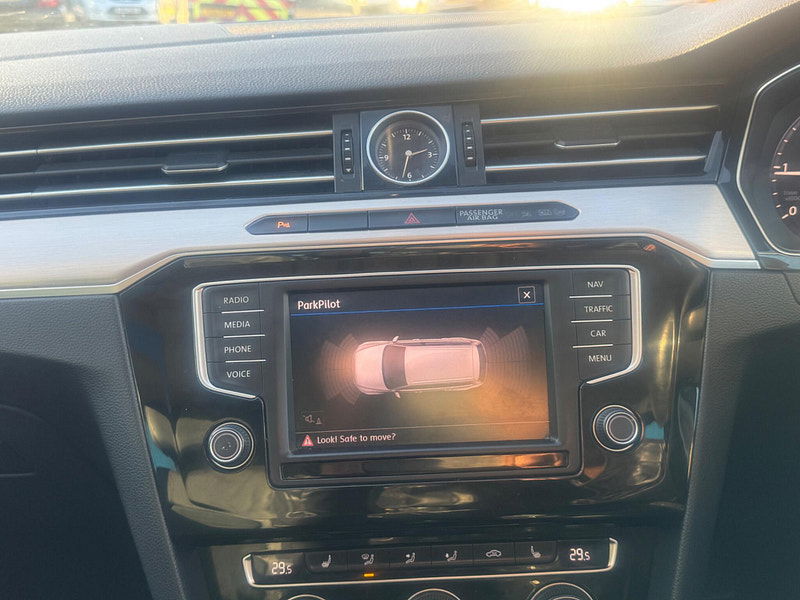 Volkswagen Passat 2.0 TDI BlueMotion Tech GT Euro 6 (s/s) 5dr 5dr Manual 2025