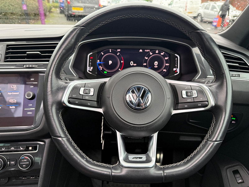 Volkswagen Tiguan 2.0 TDI R-Line DSG Euro 6 (s/s) 5dr 5dr Automatic 2025