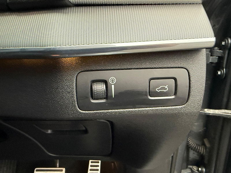 Volvo XC90 2.0 D5 R-Design Geartronic 4WD Euro 6 (s/s) 5dr 5dr Automatic 2025