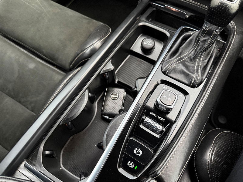 Volvo XC90 2.0 D5 R-Design Geartronic 4WD Euro 6 (s/s) 5dr 5dr Automatic 2025