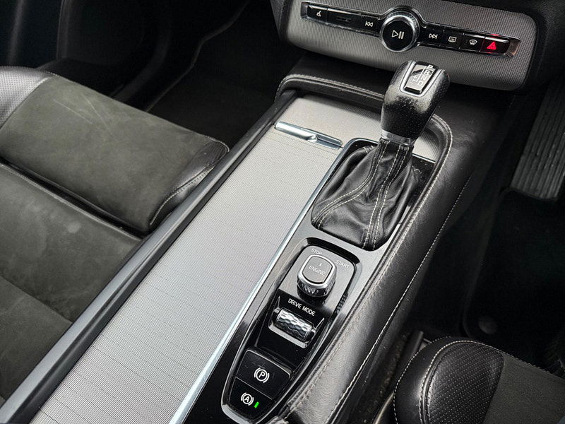 Volvo XC90 2.0 D5 R-Design Geartronic 4WD Euro 6 (s/s) 5dr 5dr Automatic 2025