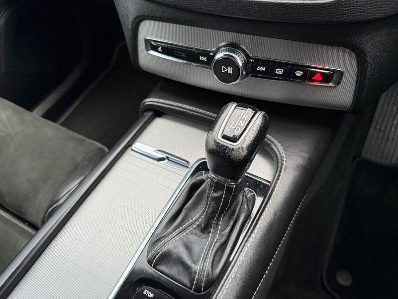 Volvo XC90 2.0 D5 R-Design Geartronic 4WD Euro 6 (s/s) 5dr 5dr Automatic 2025