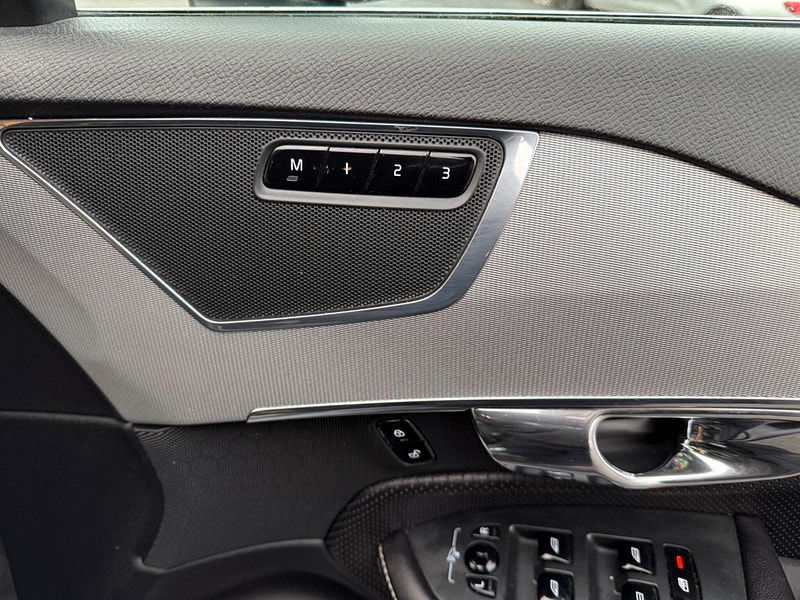 Volvo XC90 2.0 D5 R-Design Geartronic 4WD Euro 6 (s/s) 5dr 5dr Automatic 2025