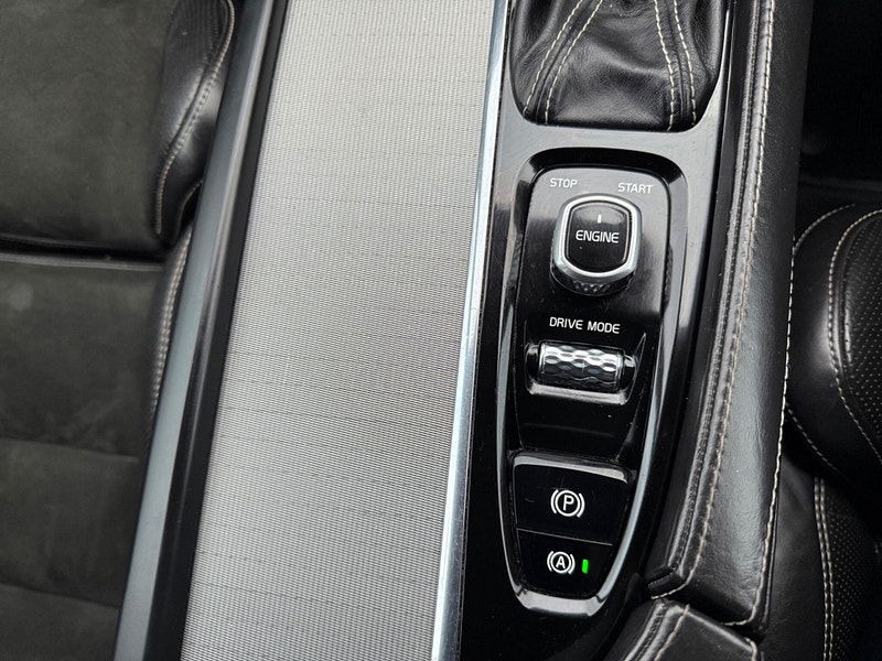 Volvo XC90 2.0 D5 R-Design Geartronic 4WD Euro 6 (s/s) 5dr 5dr Automatic 2025