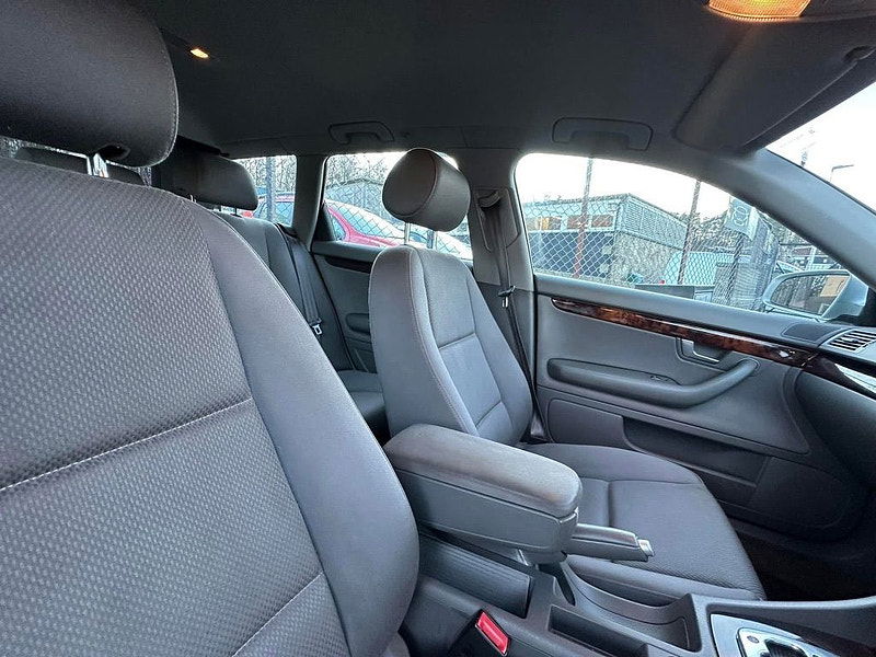Audi A4 2.0L AVANT SE Estate 5dr Petrol Euro 3 (129 bhp) 5dr  2025