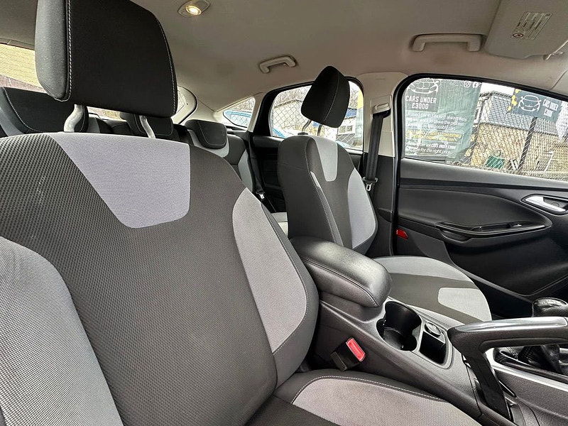 Ford Focus 1.6L ZETEC Hatchback 5dr Petrol Manual Euro 5 (103 bhp) 5dr Manual 2025