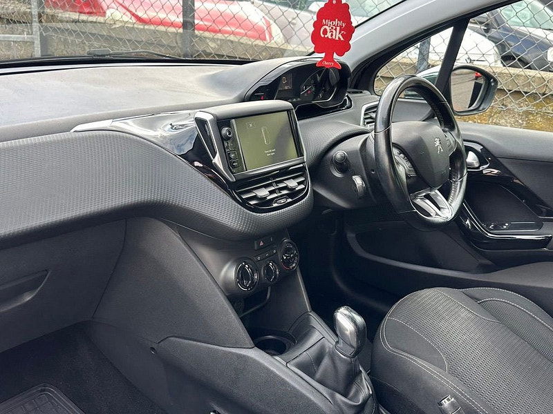 Peugeot 208 1.2L Allure Hatchback 5dr Petrol Manual Euro 6 (82 bhp) 5dr Manual 2025