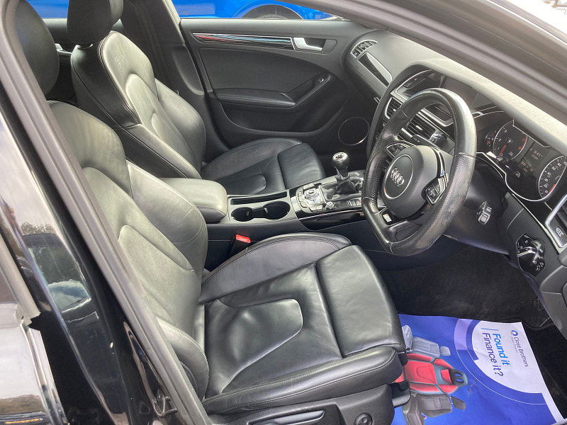 Audi A4 1.8 TFSI Black Edition Saloon 4dr Petrol Manual Euro 5 (s/s) (120 ps) 4dr Manual 2025