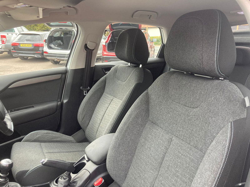 Citroen C4 1.2 PureTech Flair Hatchback 5dr Petrol Manual Euro 6 (s/s) (130 ps) 5dr Manual 2025