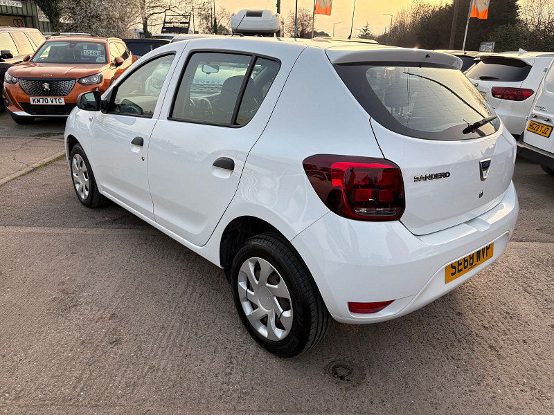 Dacia Sandero 1.0 SCe Essential Hatchback 5dr Petrol Manual Euro 6 (75 ps) 5dr Manual 2026