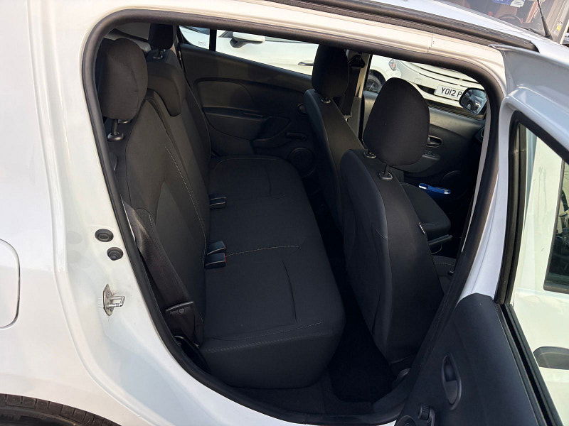 Dacia Sandero 1.0 SCe Essential Hatchback 5dr Petrol Manual Euro 6 (75 ps) 5dr Manual 2026