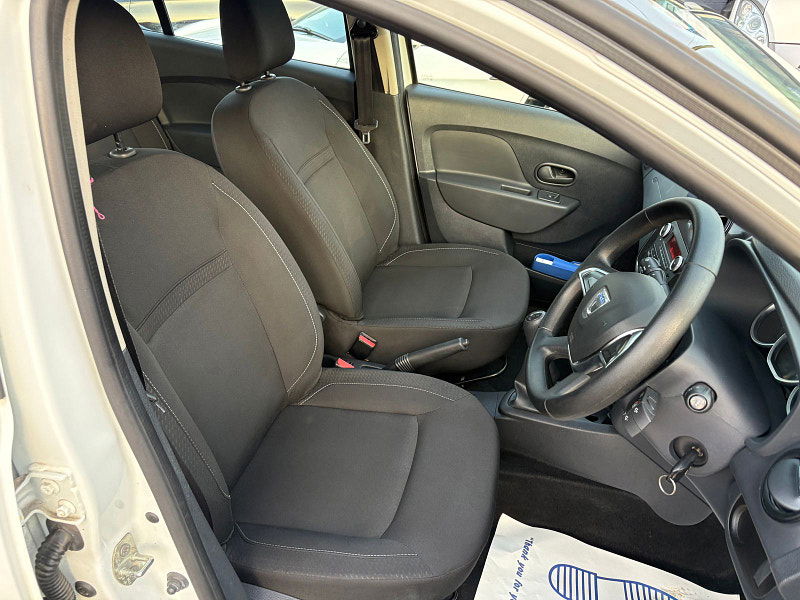 Dacia Sandero 1.0 SCe Essential Hatchback 5dr Petrol Manual Euro 6 (75 ps) 5dr Manual 2026