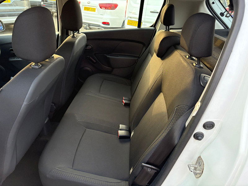 Dacia Sandero 1.0 SCe Essential Hatchback 5dr Petrol Manual Euro 6 (75 ps) 5dr Manual 2026