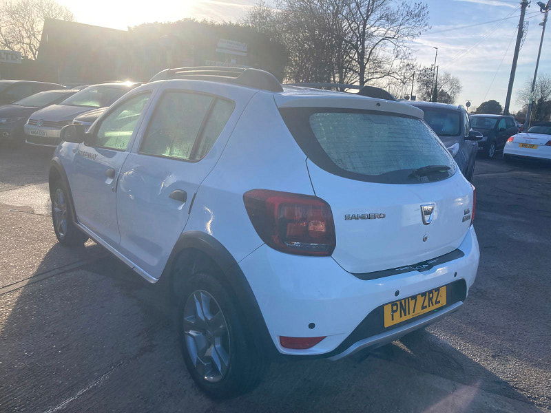 Dacia Sandero Stepway 0.9 TCe Laureate Hatchback 5dr Petrol Manual Euro 6 (s/s) (90 ps) 5dr Manual 2025