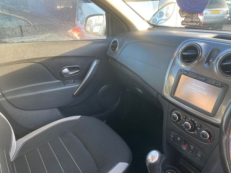 Dacia Sandero Stepway 0.9 TCe Laureate Hatchback 5dr Petrol Manual Euro 6 (s/s) (90 ps) 5dr Manual 2025