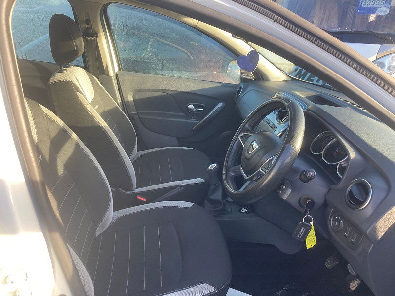 Dacia Sandero Stepway 0.9 TCe Laureate Hatchback 5dr Petrol Manual Euro 6 (s/s) (90 ps) 5dr Manual 2025