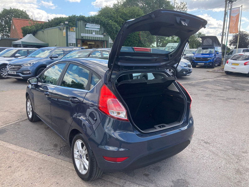 Ford Fiesta 1.5 TDCi Zetec Hatchback 5dr Diesel Manual Euro 5 (75 ps) 5dr Manual 2025