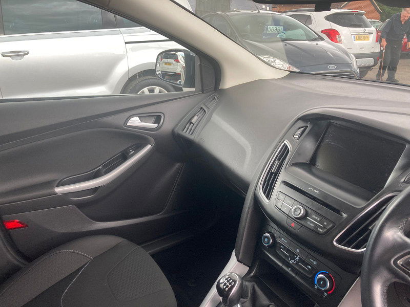 Ford Focus 1.5 TDCi Zetec Hatchback 5dr Diesel Manual Euro 6 (s/s) (120 ps) 5dr Manual 2025