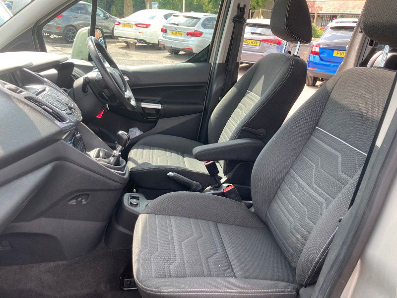 Ford Grand Tourneo Connect 1.5 TDCi Titanium MPV 5dr Diesel Manual Euro 6 (s/s) (120 ps) 5dr Manual 2025