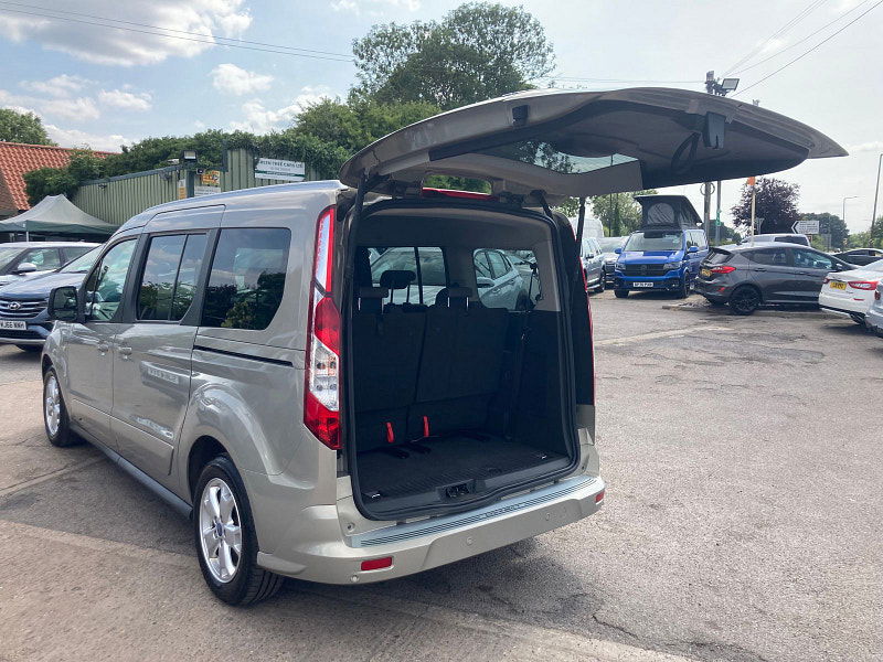 Ford Grand Tourneo Connect 1.5 TDCi Titanium MPV 5dr Diesel Manual Euro 6 (s/s) (120 ps) 5dr Manual 2025