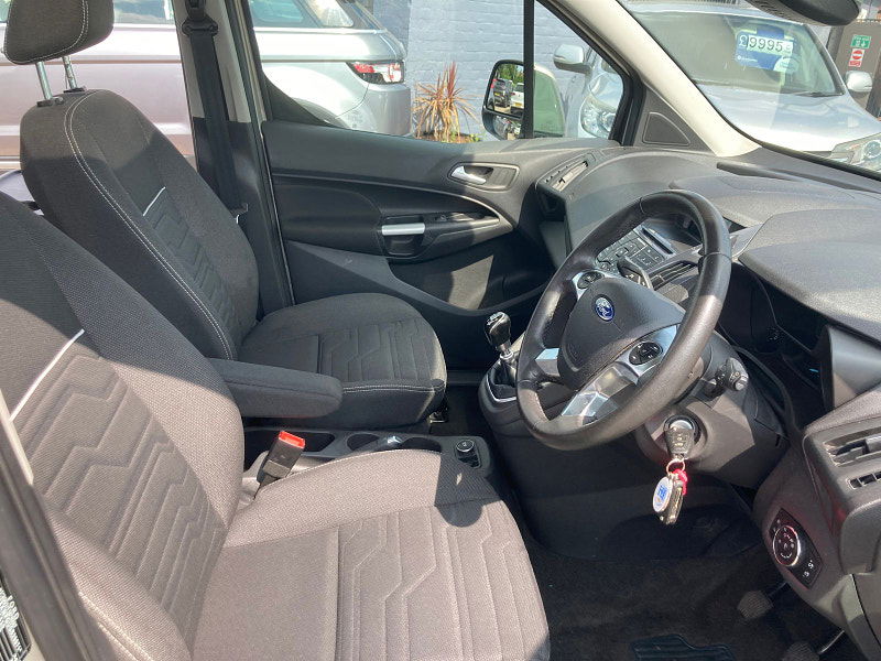 Ford Grand Tourneo Connect 1.5 TDCi Titanium MPV 5dr Diesel Manual Euro 6 (s/s) (120 ps) 5dr Manual 2025
