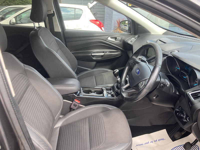 Ford Kuga 2.0 TDCi Titanium SUV 5dr Diesel Manual Euro 6 (s/s) (150 ps) 5dr Manual 2025