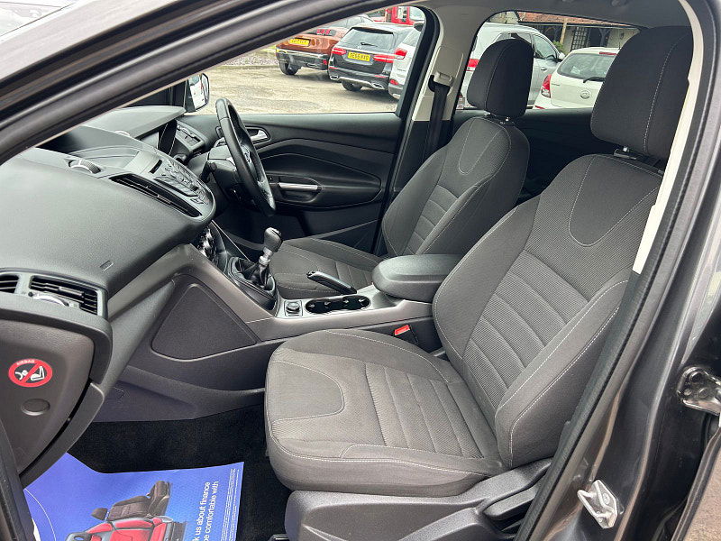 Ford Kuga 2.0 TDCi Zetec SUV 5dr Diesel Manual 2WD Euro 6 (s/s) (150 ps) 5dr Manual 2025