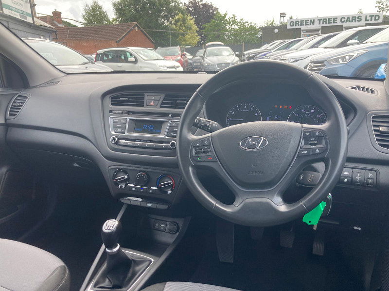 Hyundai I20 1.2 SE Hatchback 5dr Petrol Manual Euro 6 (84 ps) 5dr Manual 2025