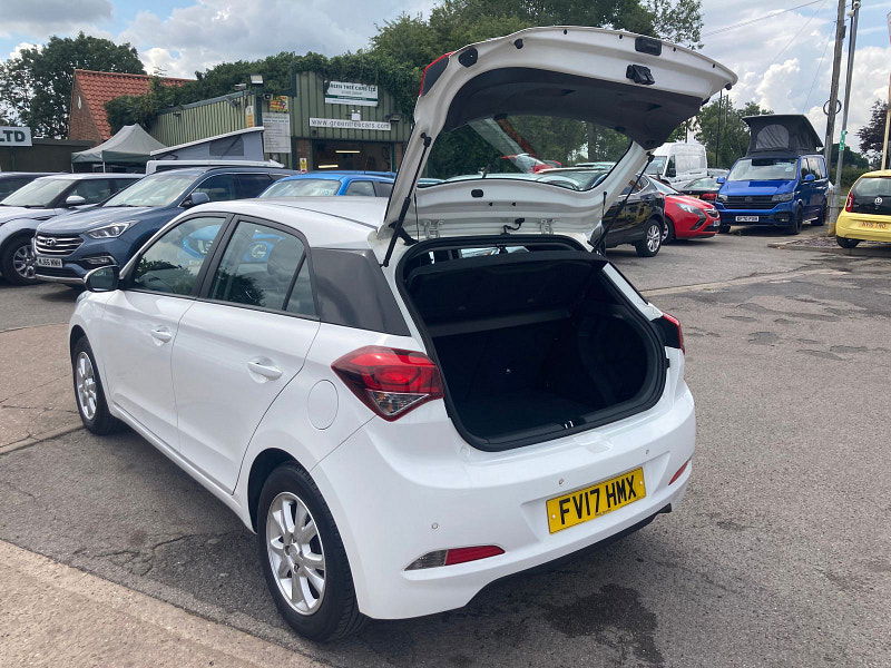 Hyundai I20 1.2 SE Hatchback 5dr Petrol Manual Euro 6 (84 ps) 5dr Manual 2025