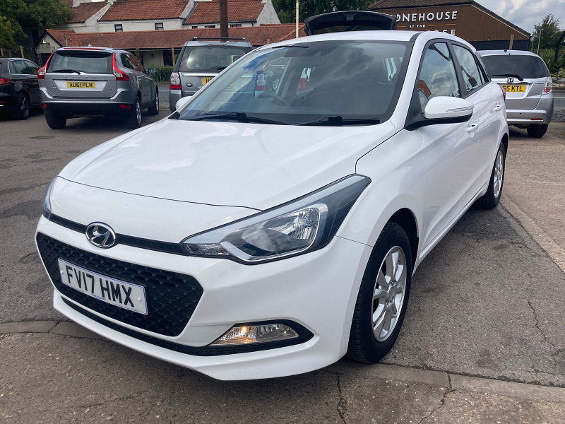Hyundai I20 1.2 SE Hatchback 5dr Petrol Manual Euro 6 (84 ps) 5dr Manual 2025