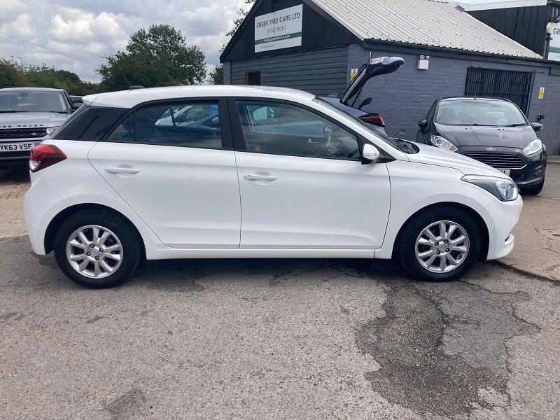 Hyundai I20 1.2 SE Hatchback 5dr Petrol Manual Euro 6 (84 ps) 5dr Manual 2025