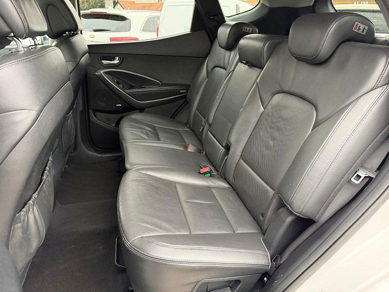 Hyundai Santa Fe 2.2 CRDi Blue Drive Premium SUV 5dr Diesel Auto 4WD Euro 6 (s/s) (7 Seat) (200 ps) 5dr Automatic 2026