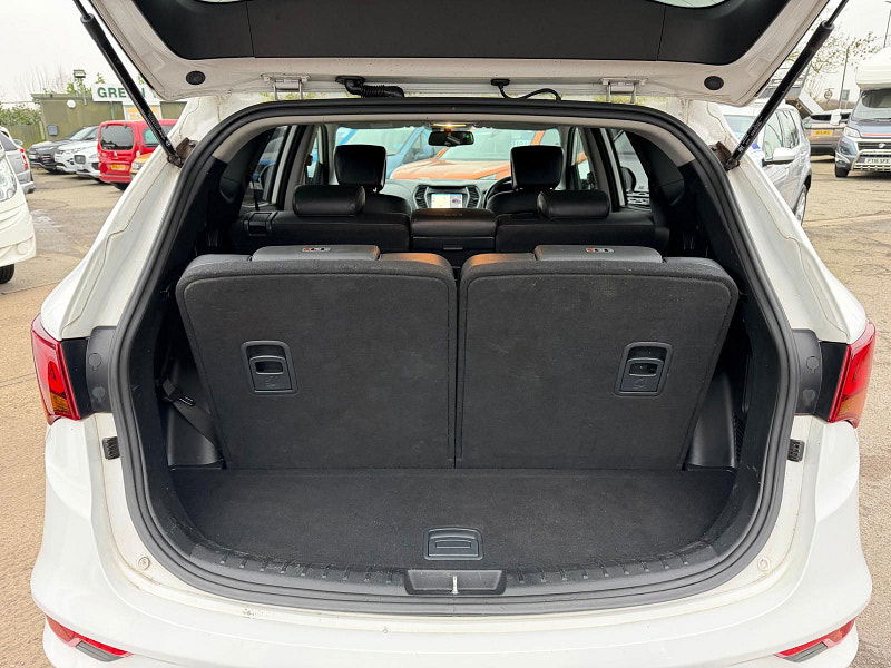 Hyundai Santa Fe 2.2 CRDi Blue Drive Premium SUV 5dr Diesel Auto 4WD Euro 6 (s/s) (7 Seat) (200 ps) 5dr Automatic 2026