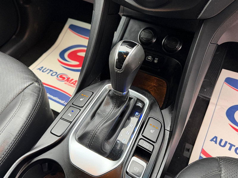 Hyundai Santa Fe 2.2 CRDi Blue Drive Premium SUV 5dr Diesel Auto 4WD Euro 6 (s/s) (7 Seat) (200 ps) 5dr Automatic 2026