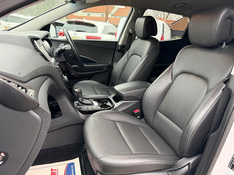 Hyundai Santa Fe 2.2 CRDi Blue Drive Premium SUV 5dr Diesel Auto 4WD Euro 6 (s/s) (7 Seat) (200 ps) 5dr Automatic 2026