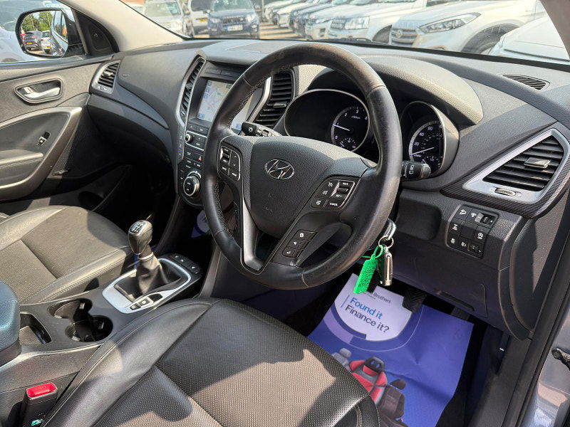 Hyundai Santa Fe 2.2 CRDi Blue Drive Premium SUV 5dr Diesel Manual 4WD Euro 6 (s/s) (7 Seat) (200 ps) 5dr Manual 2025