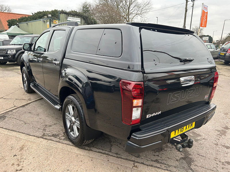 Isuzu D-Max 1.9 TD Blade Pickup Double Cab 4dr Diesel Manual 4WD Euro 6 (164 ps) 4dr Manual 2025