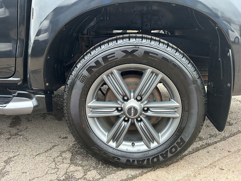 Isuzu D-Max 1.9 TD Blade Pickup Double Cab 4dr Diesel Manual 4WD Euro 6 (164 ps) 4dr Manual 2025