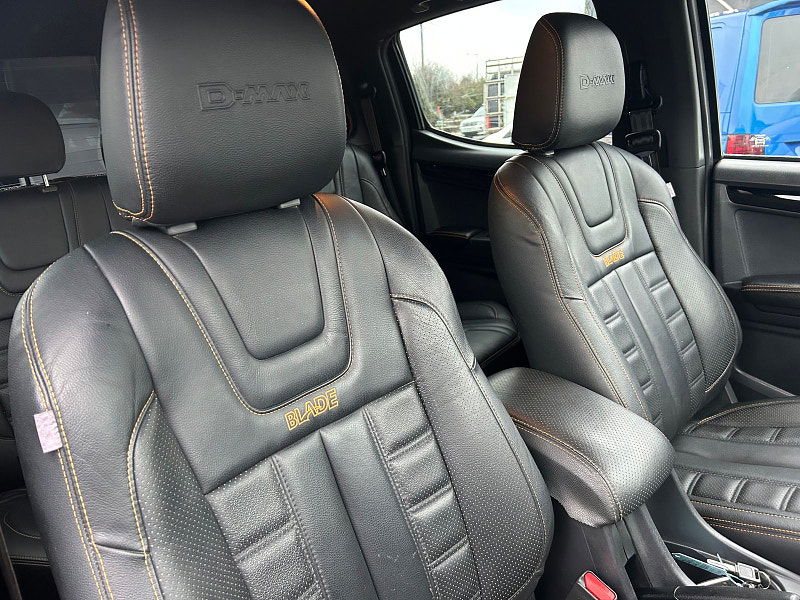 Isuzu D-Max 1.9 TD Blade Pickup Double Cab 4dr Diesel Manual 4WD Euro 6 (164 ps) 4dr Manual 2025