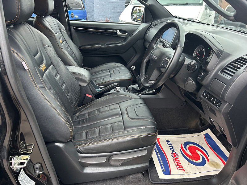 Isuzu D-Max 1.9 TD Blade Pickup Double Cab 4dr Diesel Manual 4WD Euro 6 (164 ps) 4dr Manual 2025