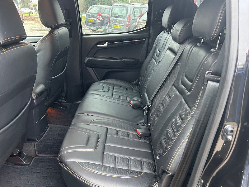 Isuzu D-Max 1.9 TD Blade Pickup Double Cab 4dr Diesel Manual 4WD Euro 6 (164 ps) 4dr Manual 2025