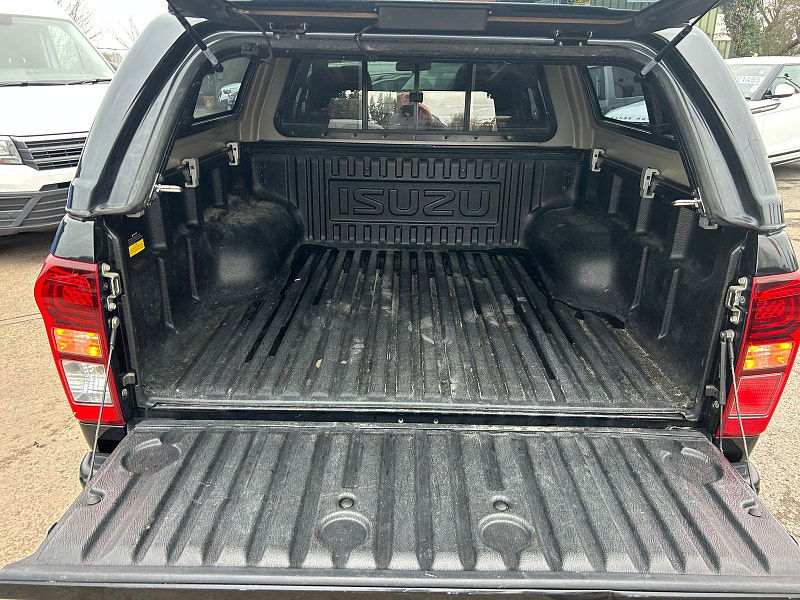 Isuzu D-Max 1.9 TD Blade Pickup Double Cab 4dr Diesel Manual 4WD Euro 6 (164 ps) 4dr Manual 2025